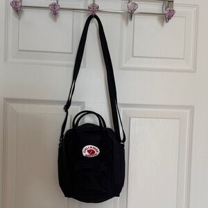 Black Fjallraven Kanken Sling Shoulder Bag